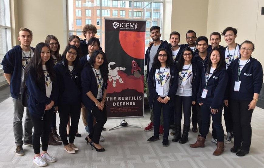 Front row, from left: Christine Phan, Neliza Mendoza, Noshin Karim, Nishi Patel, Shalpinder Dhothar, Nilesh Sharma, Tiffany Dang, and Dr. Mayi Arcellana-Panlilio. Back row, from left: Daniel Ziemianowicz, Rachelle Varga, Elena Fekete, Miriam Li, James Johnston, Syed Jafri, Nicholas D'Aleo-Sotas, Siddhartha Goutam, Nicholas Jette, David Nguyen. 