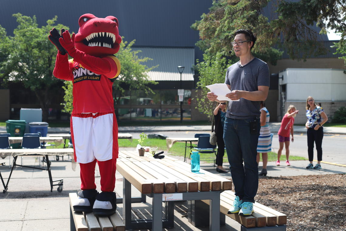 Kick off RenewFest on April 30 at the Pop-up Picnic and Bonfire, a gold-certified sustainable event sponsored by the Campus Mental Health Strategy.